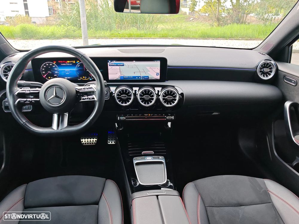 Mercedes-Benz A 250 Limousine e AMG Line - 11