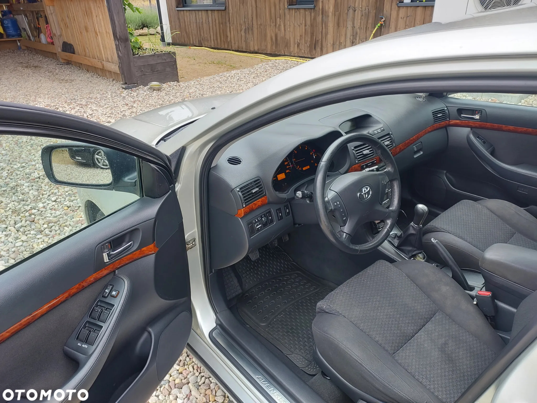 Toyota Avensis 2.0 D-4D Sol - 9