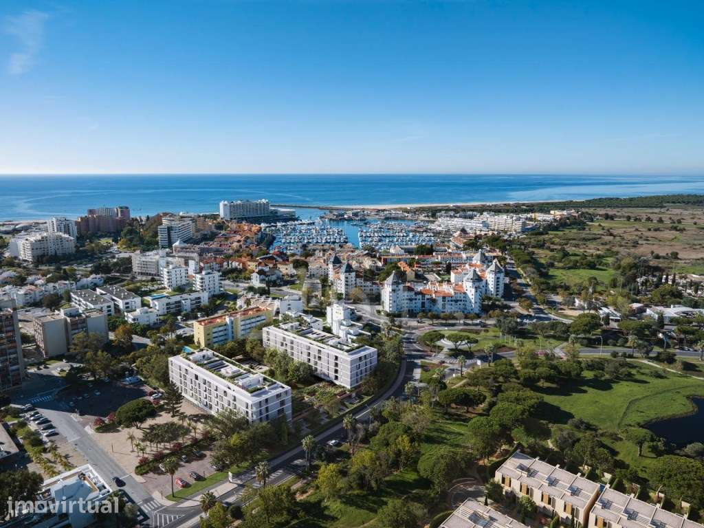 Apartamento T3 com varanda e estacionamento em Vilamoura - Grande imagem: 3/59