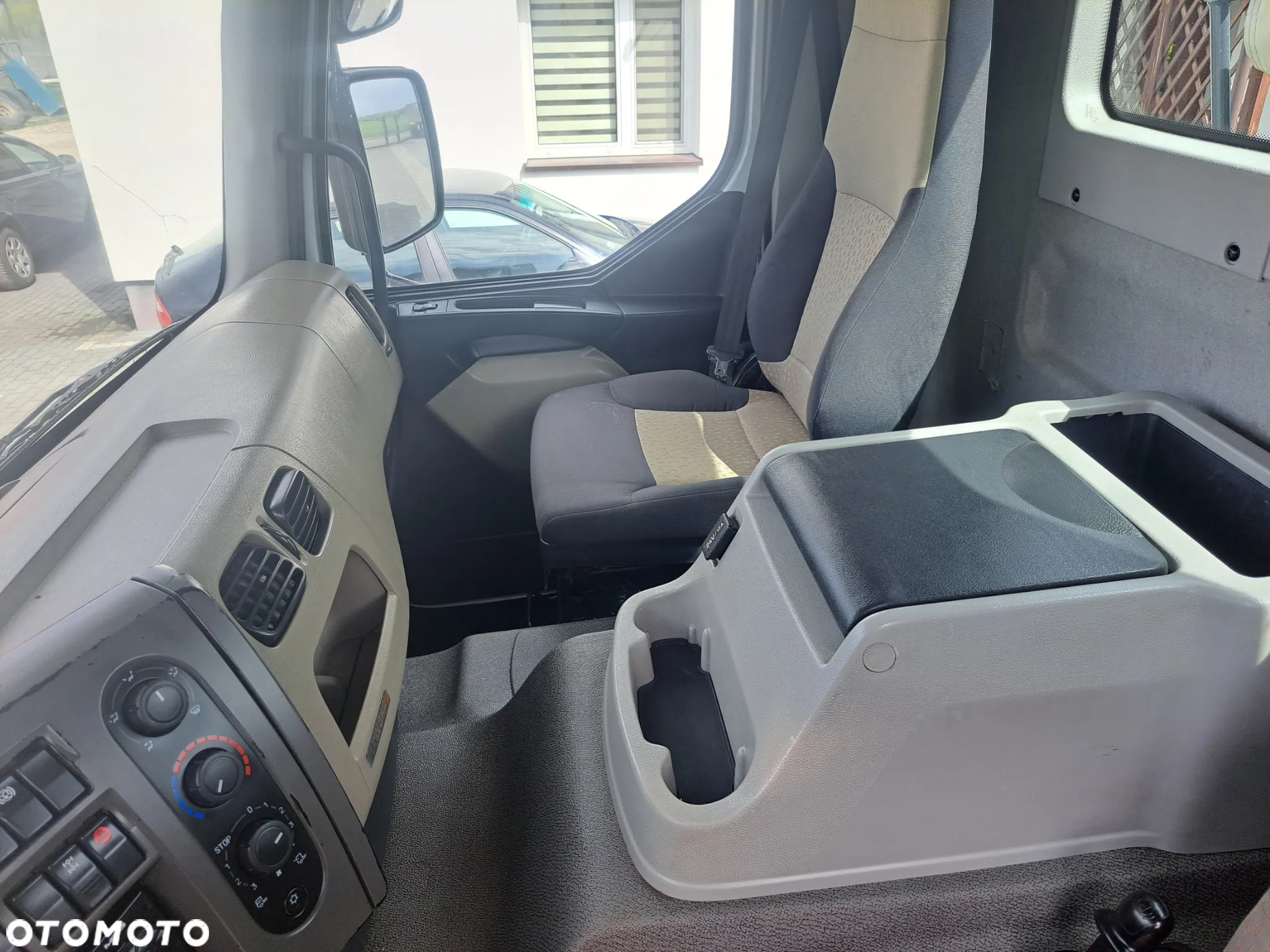Renault Premium - 10