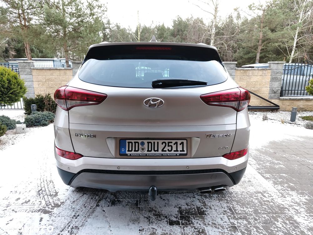 Hyundai Tucson 2.0 CRDI Comfort 4WD - 25