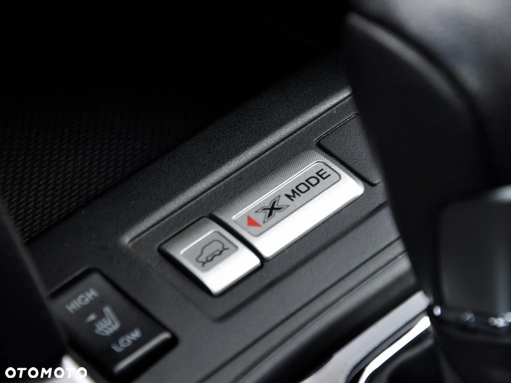 Subaru Forester 2.0 XT Platinum Lineartronic - 32