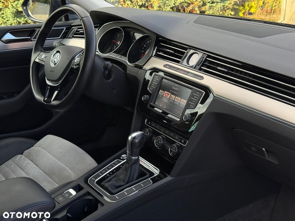 Volkswagen Passat 2.0 TDI SCR (BlueMotion Tech) 4Mot DSG Highline - 10