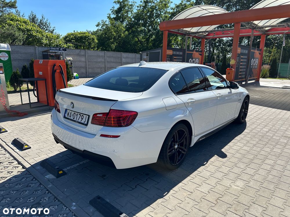 BMW Seria 5 520d xDrive - 9