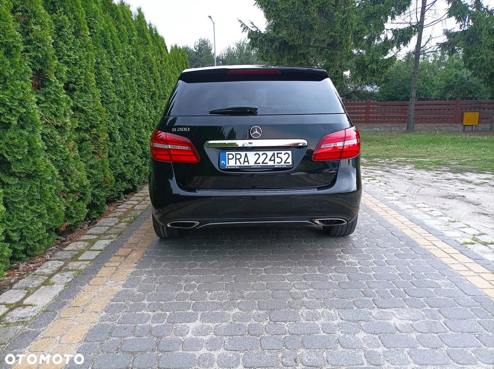 Mercedes-Benz Klasa B 200 7G-DCT UrbanStyle Edition - 9