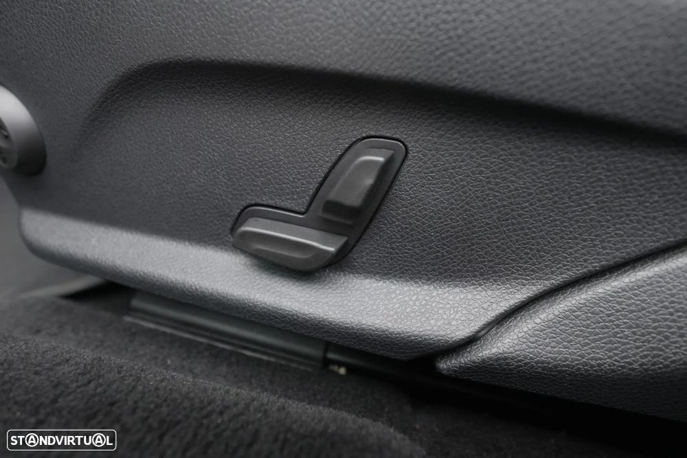 Mercedes-Benz E 300 de AMG Line - 26