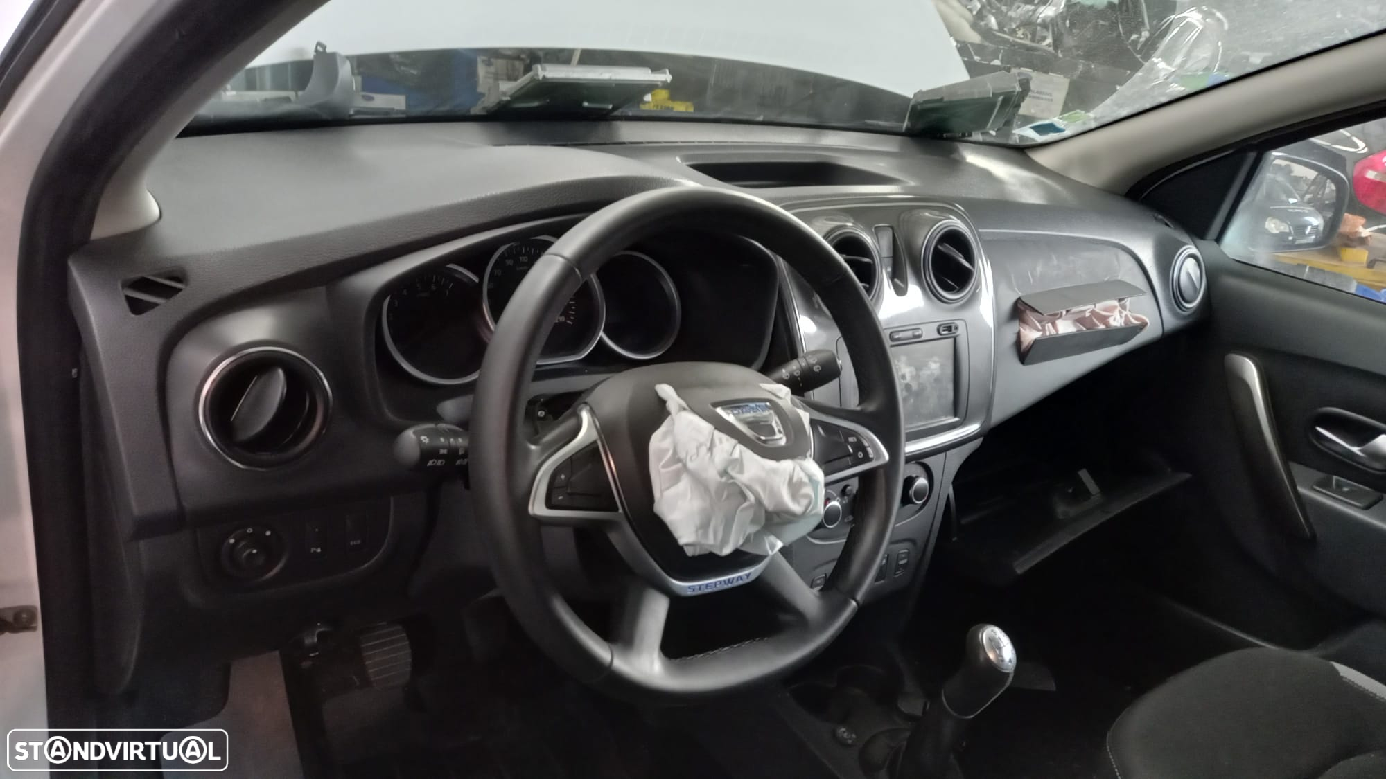 Painel traseiro esq Dacia Sandero II Stepway TCe 90 LPG 2017 - 4