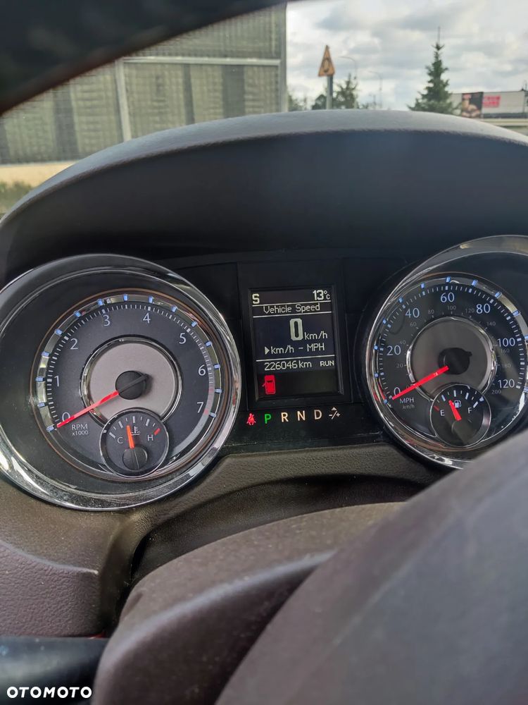 Chrysler Town & Country 3.6 Touring - 8