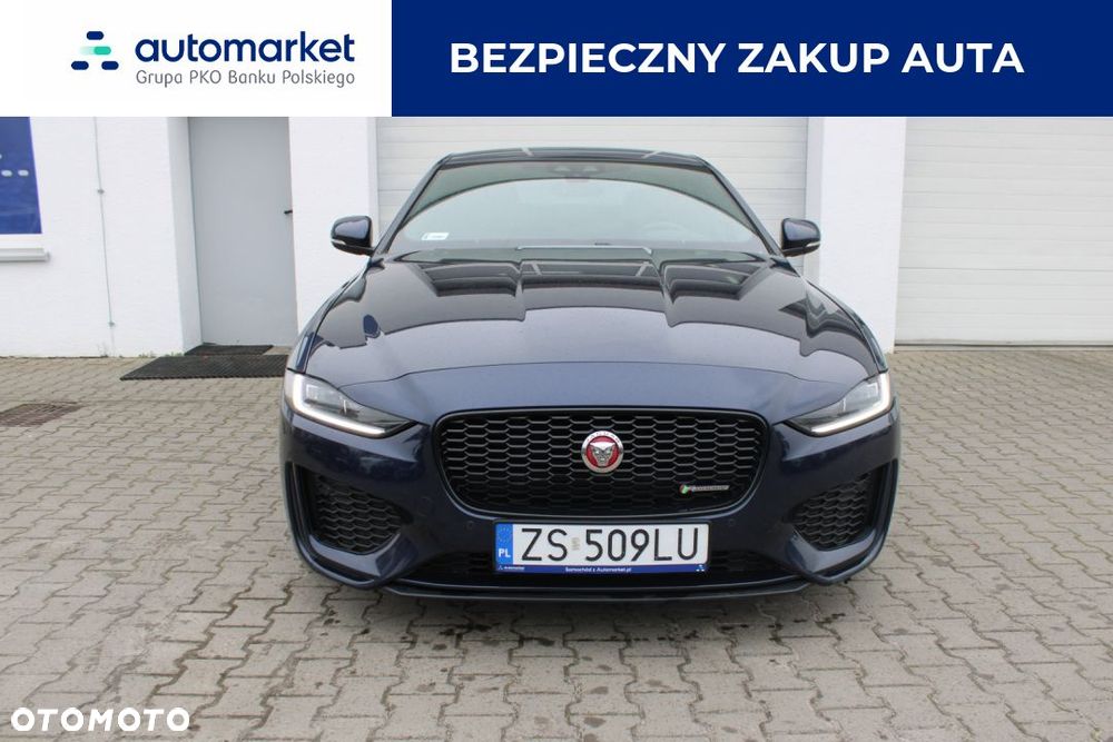 Jaguar XE 2.0 D180 AWD R-Dynamic S - 4