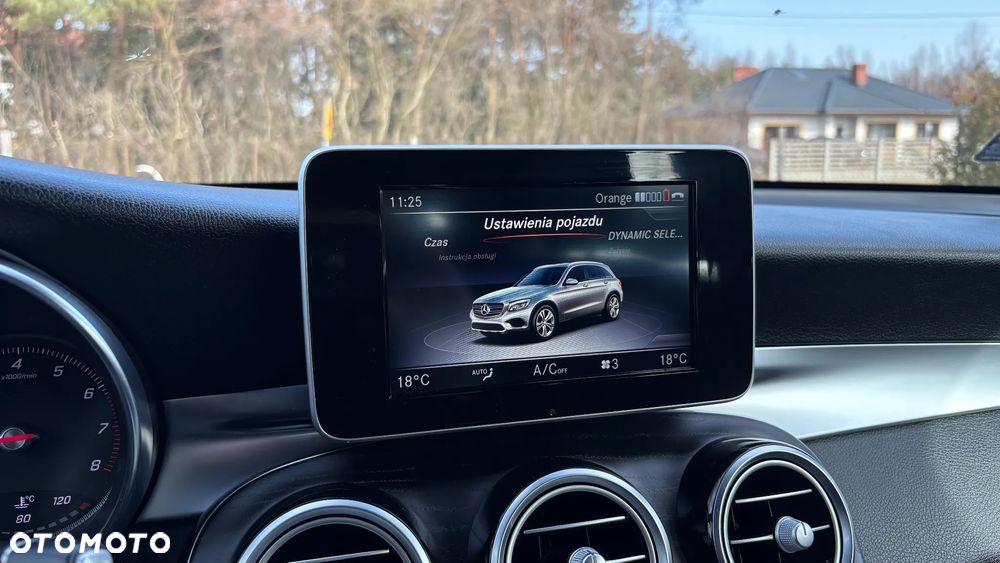 Mercedes-Benz GLC 250 4Matic 9G-TRONIC AMG Line - 24