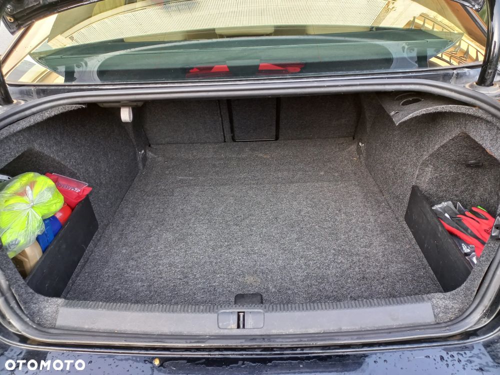 Volkswagen Passat 2.0 TDI DPF Highline DSG - 16