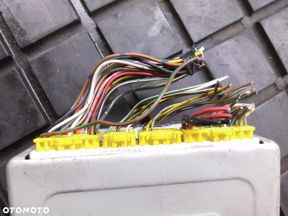 Komputer sterownik silnika Mitsubishi Carisma MD329098 E2T63286 + WTYCZKI INSTALACJA - 2