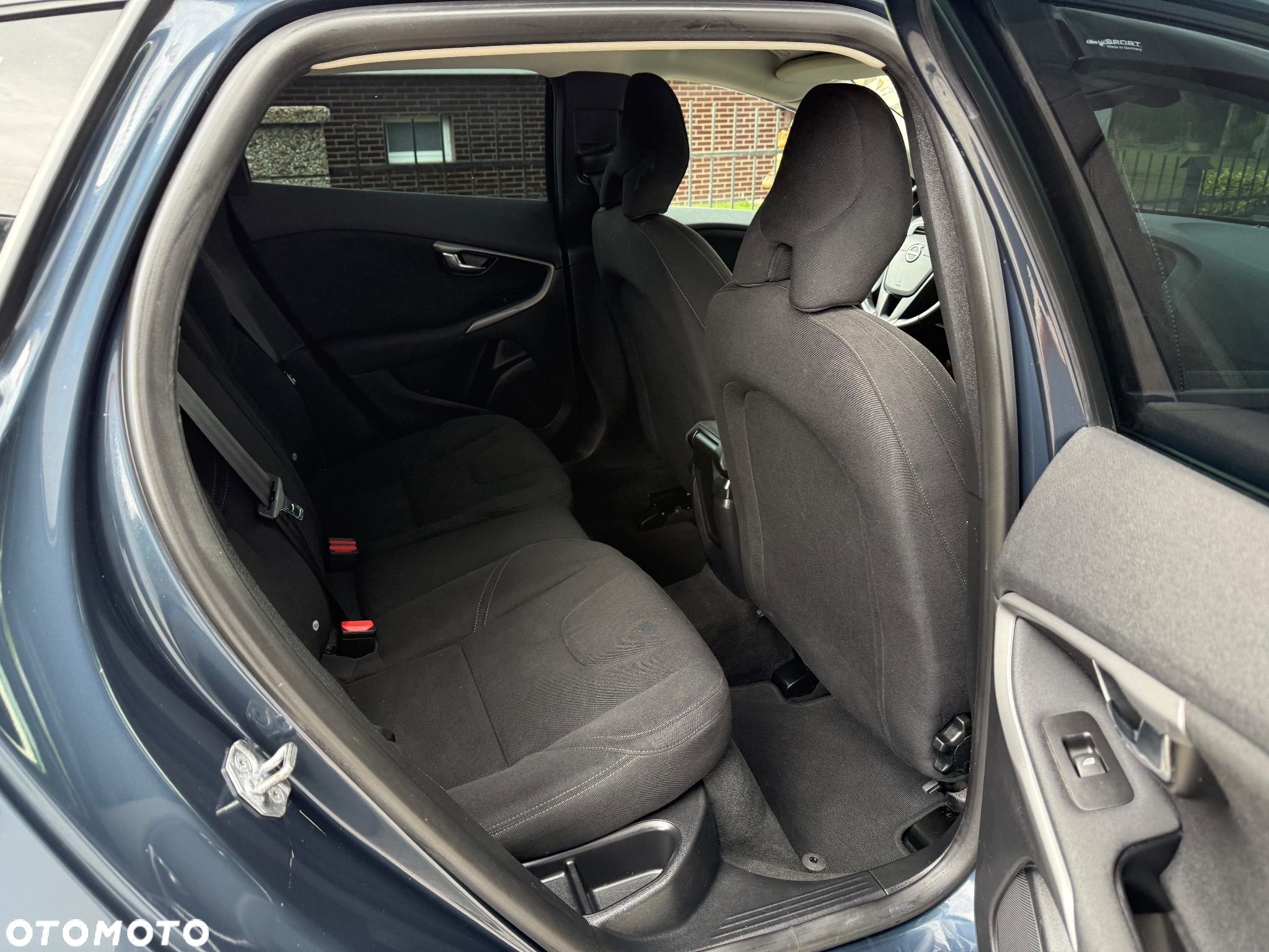Volvo V40 D2 Drive-E Momentum - 12