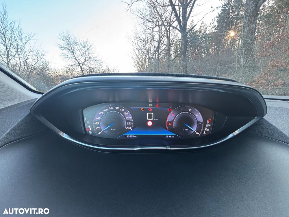 Peugeot 3008 1.5 BlueHDI S&S EAT8 Allure - 9