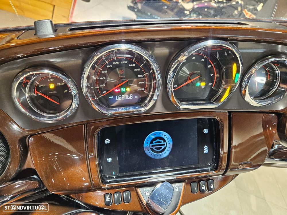 Harley-Davidson Ultra Limited CVO - 11