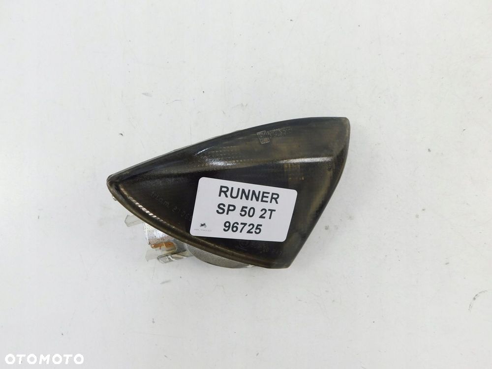 GILERA RUNNER SP 50 2T KIERUNKOWSKAZ PRZÓD PRAWY - 1