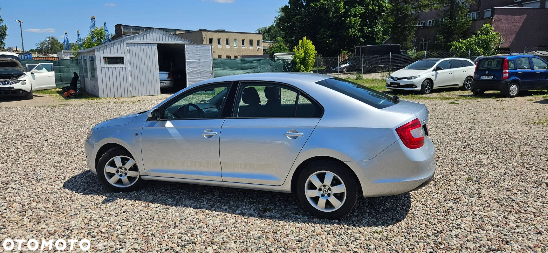 Skoda RAPID - 12