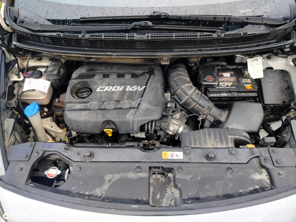 Kia Carens 1.7 CRDi Spirit - 14