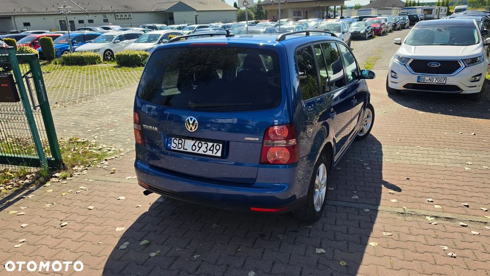 Volkswagen Touran 2.0 FSI Highline - 19