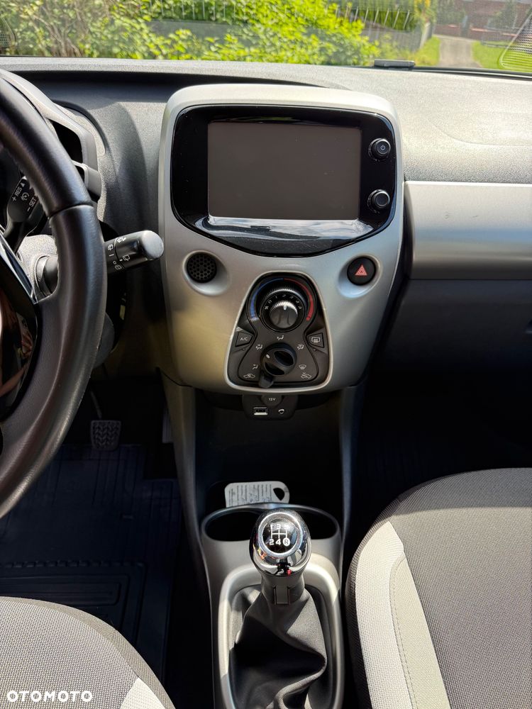 Toyota Aygo x-play - 9