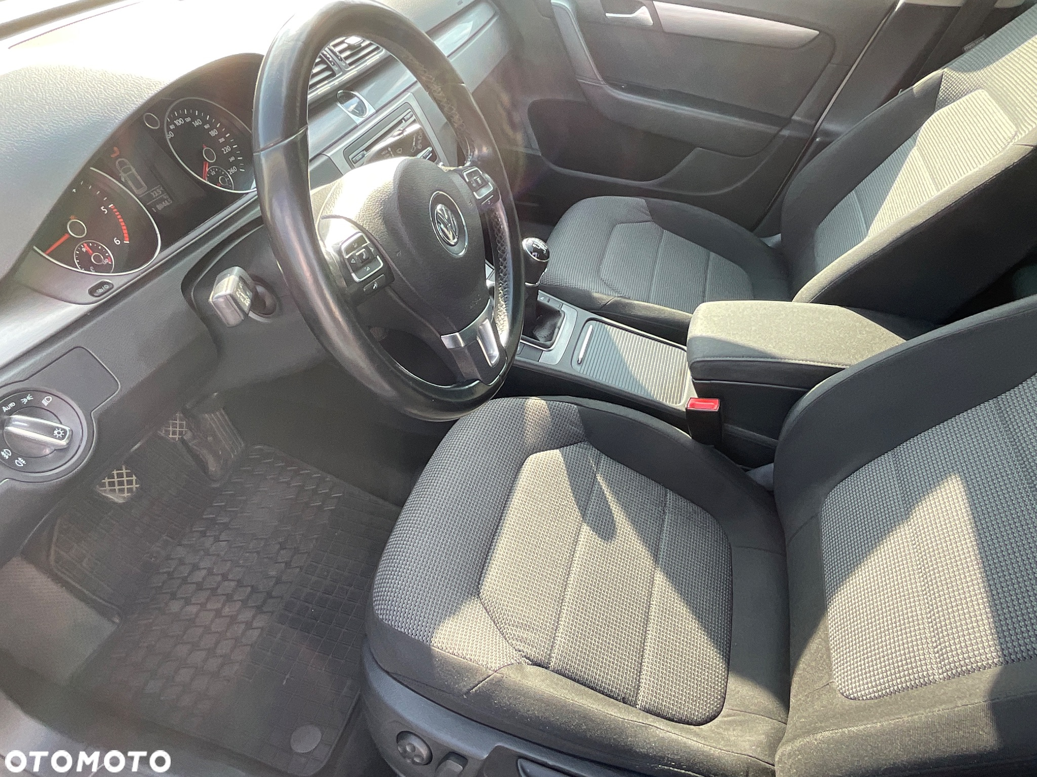 Volkswagen Passat 1.6 TDI Comfortline - 12