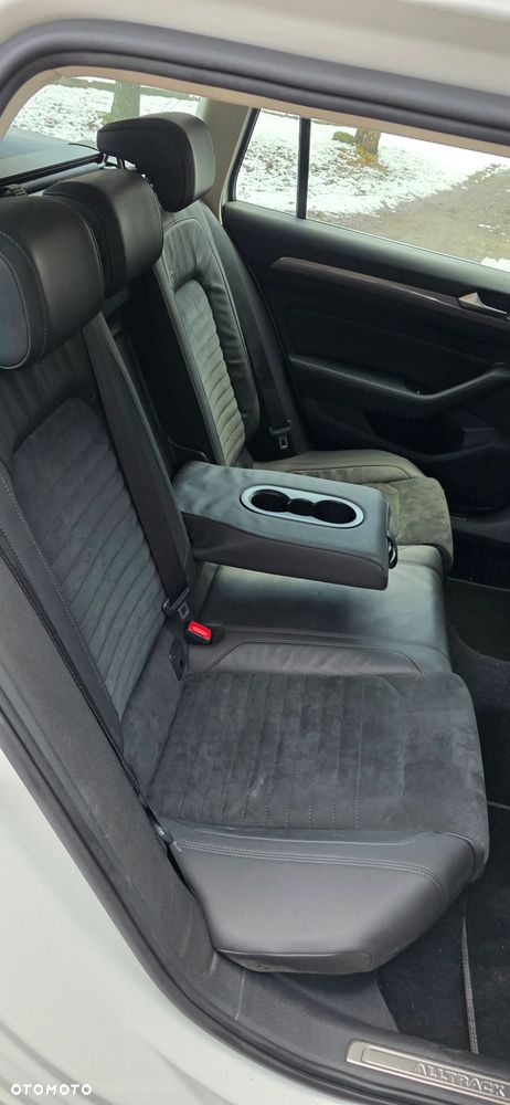 Volkswagen Passat 2.0 TDI SCR DSG 4Motion Business - 22