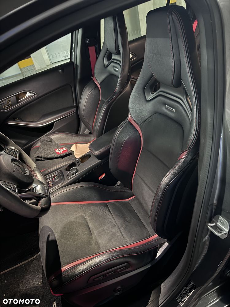 Mercedes-Benz GLA - 8