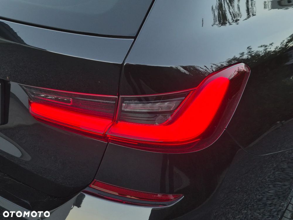 BMW Seria 3 320d mHEV - 30