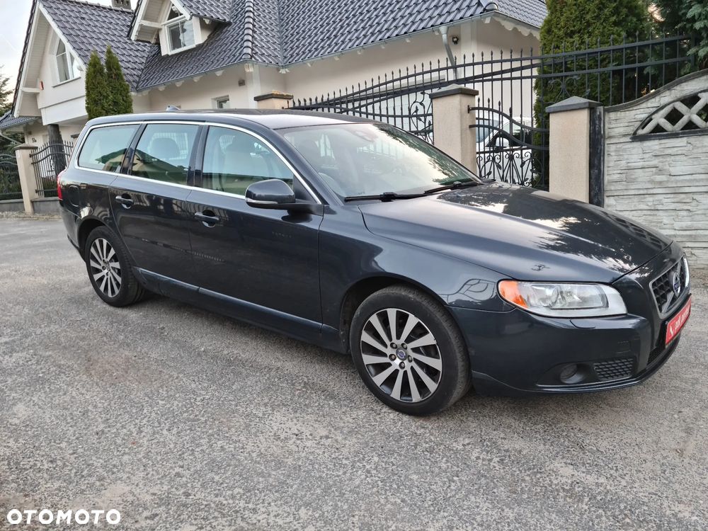 Volvo V70 D3 Momentum - 8