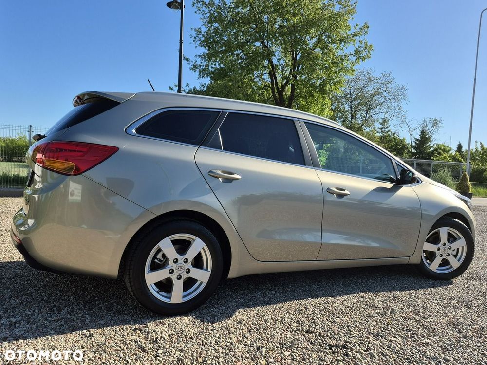 Kia Ceed - 16