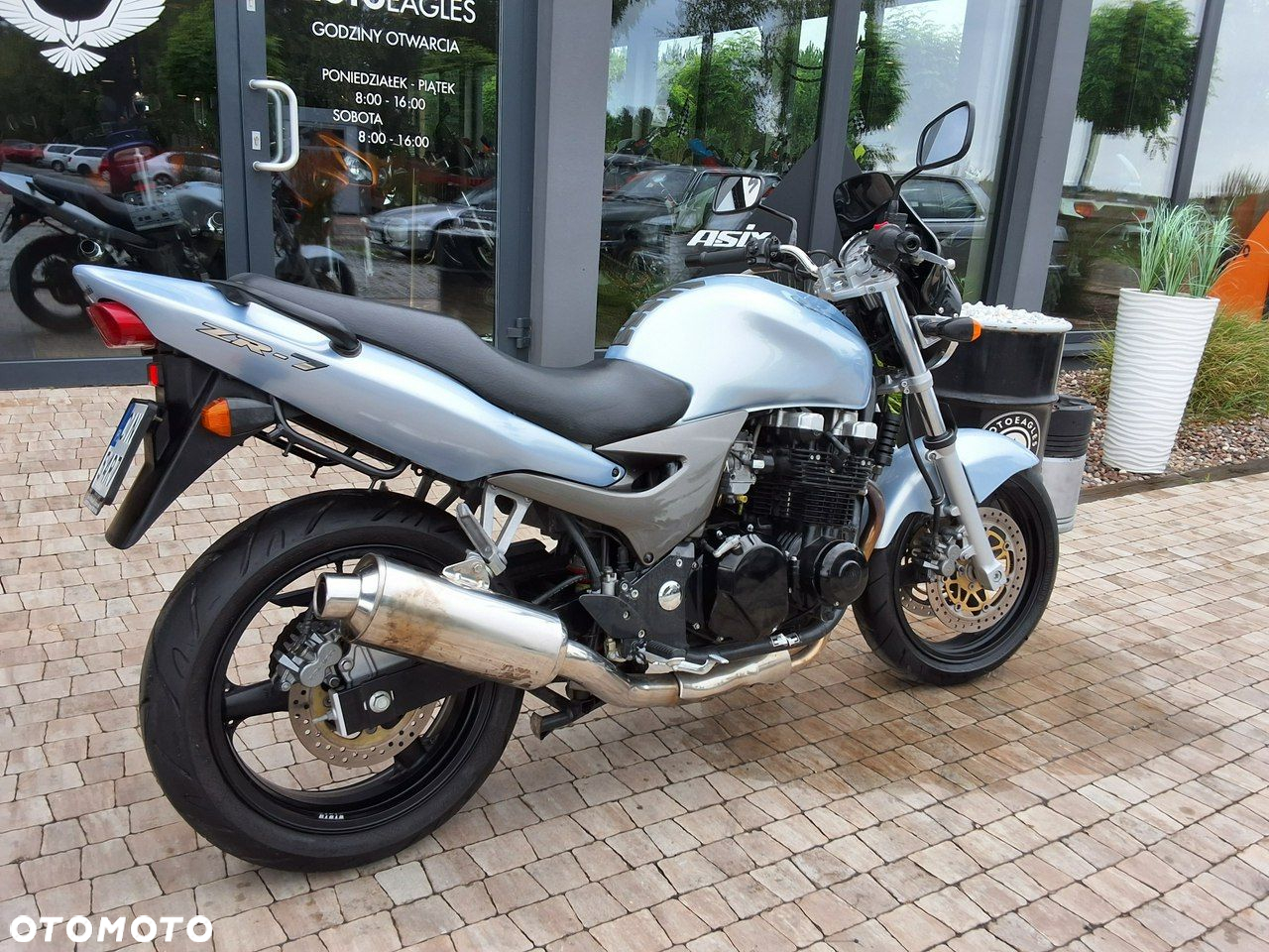 Kawasaki ZR - 11