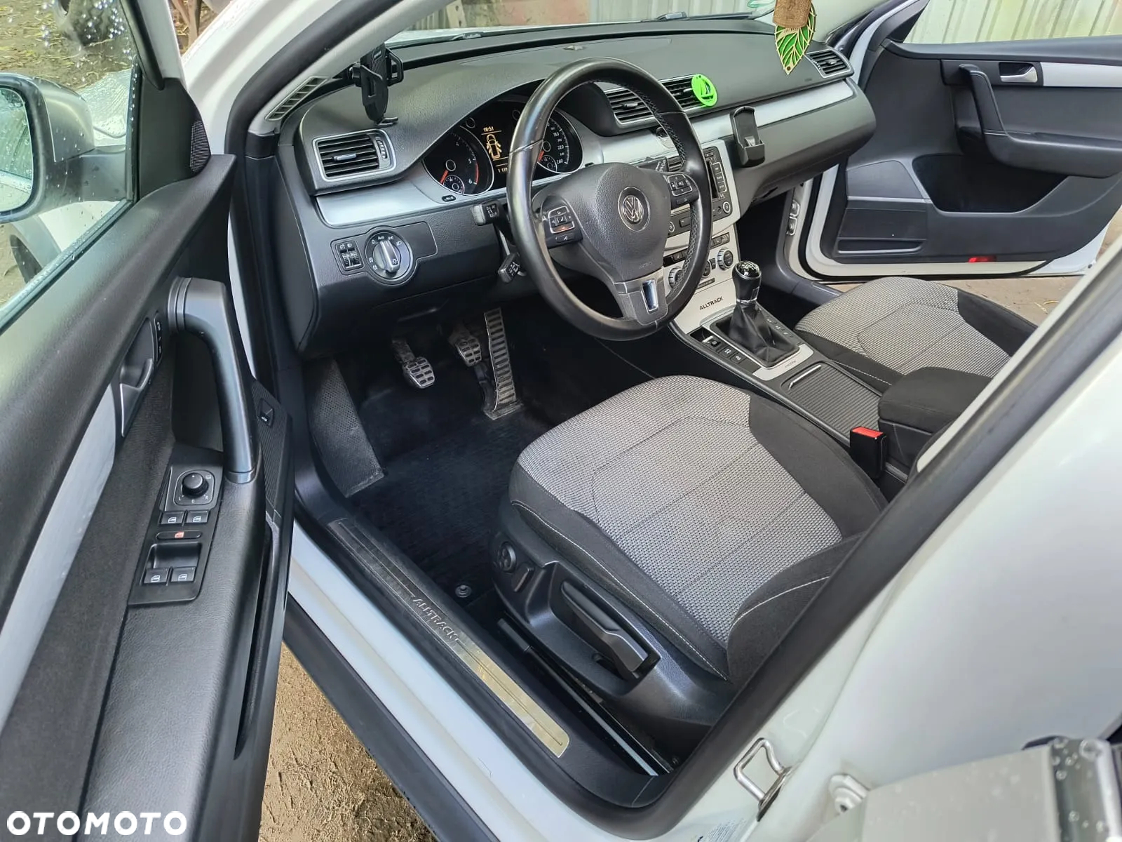 Volkswagen Passat 2.0 TDI 4Mot Comfortline - 12