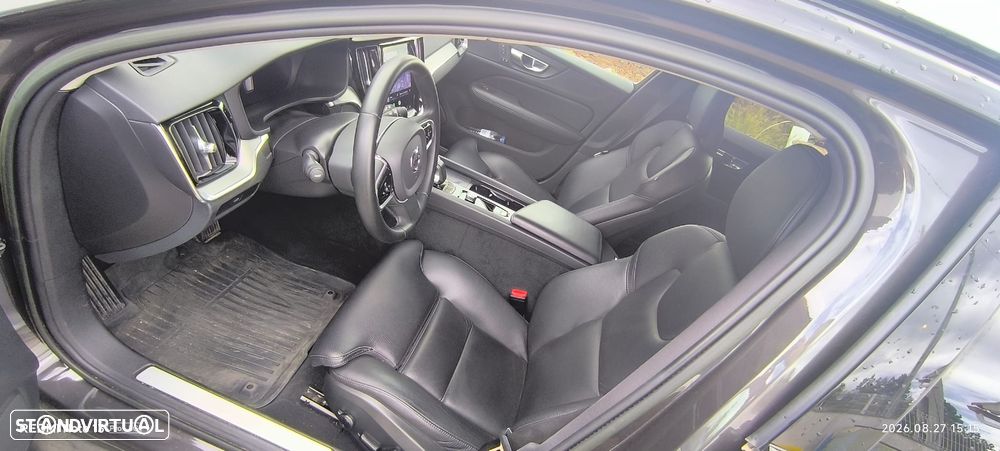 Volvo V60 2.0 B4 Plus Dark Auto - 6