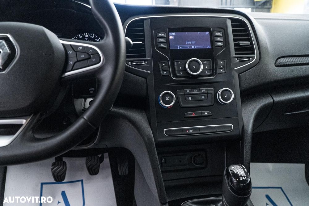 Renault Megane TCE 114 GPF Zen - 24