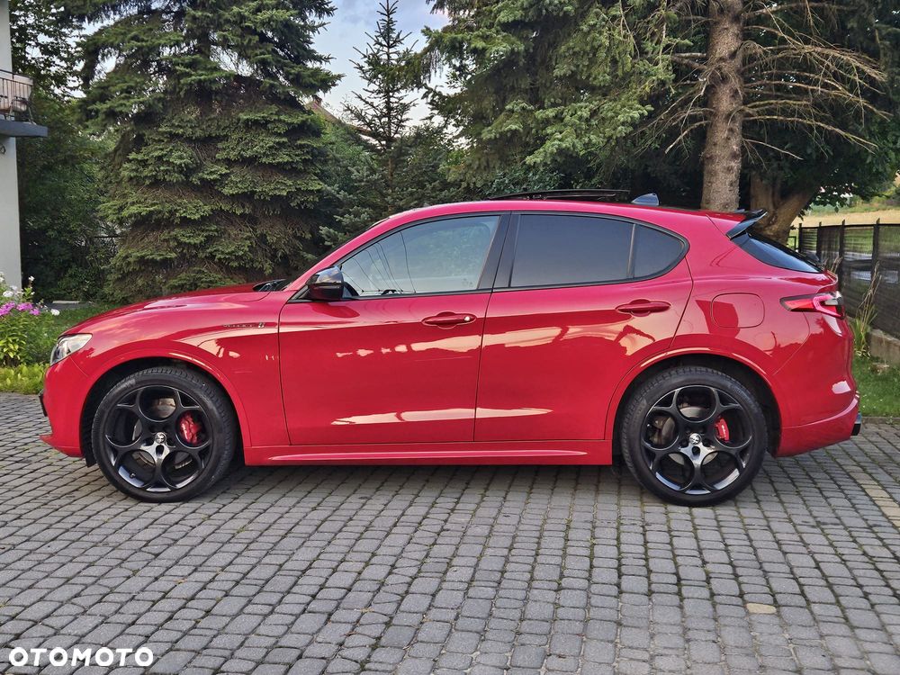 Alfa Romeo Stelvio 2.0 Turbo 16V AT8-Q4 Veloce Ti - 2