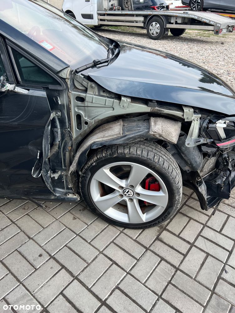 Volkswagen Golf GTI Performance BlueMotion Technology DSG - 4