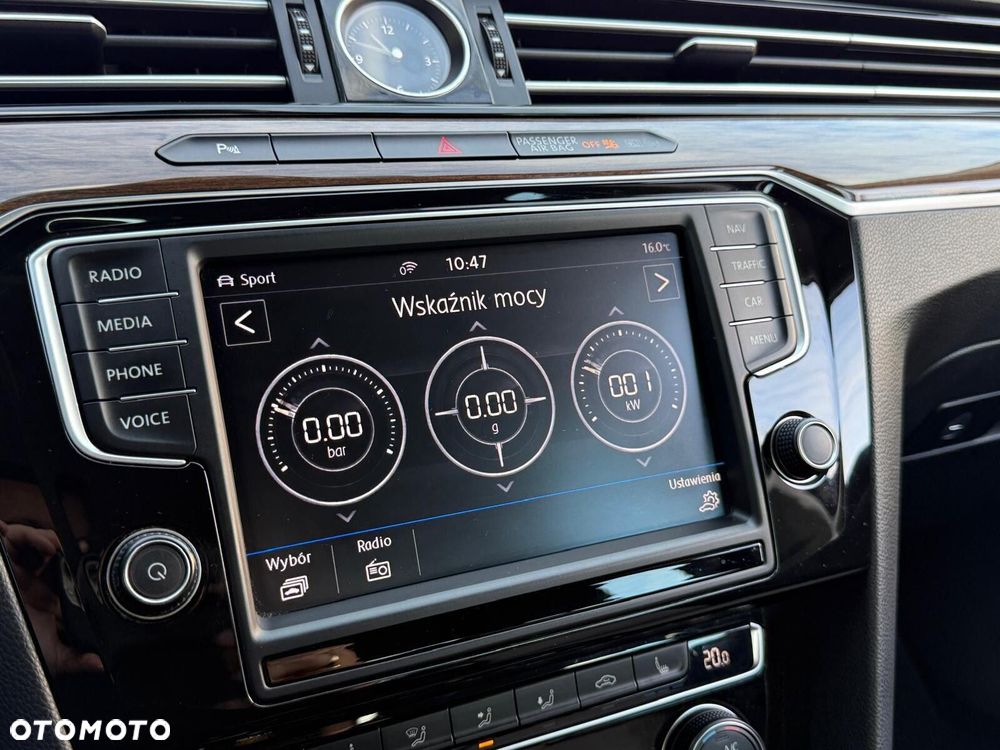 Volkswagen Passat - 28