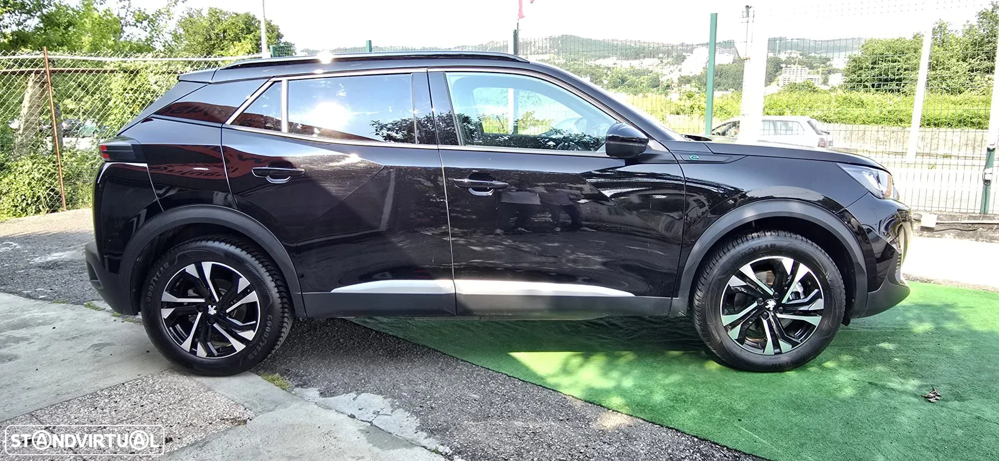Peugeot e-2008 50 kWh Allure - 3