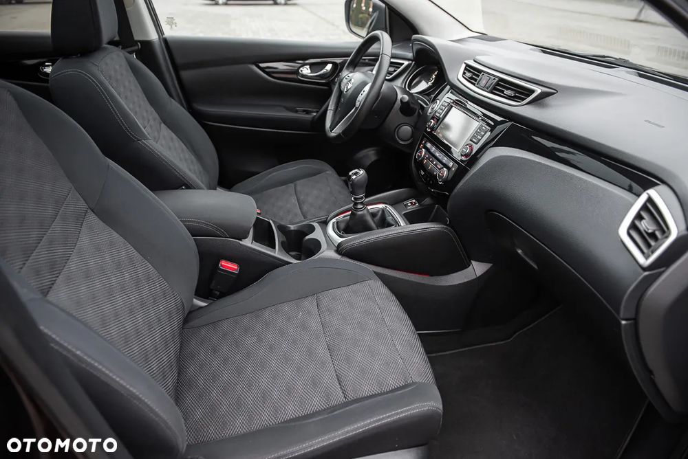 Nissan Qashqai 1.6 DIG-T Tekna+ - 26