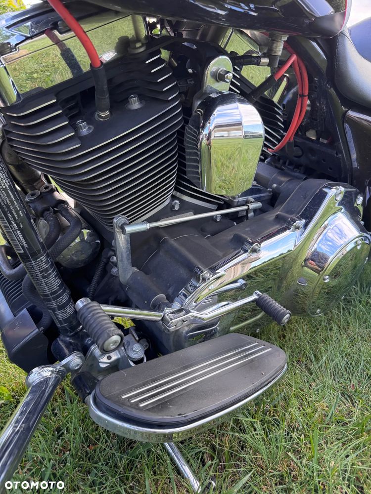 Harley-Davidson Touring Street Glide - 24