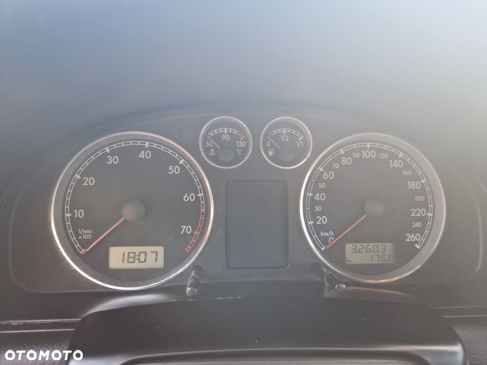 Volkswagen Passat - 9