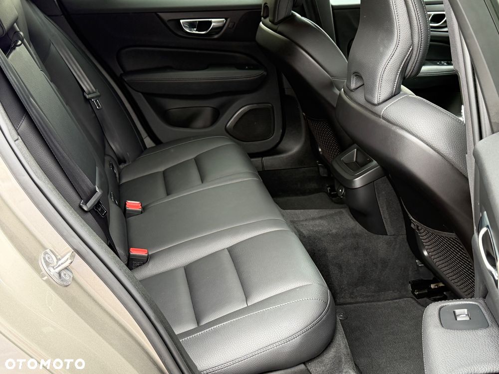 Volvo V60 B4 B DKG Inscription - 38