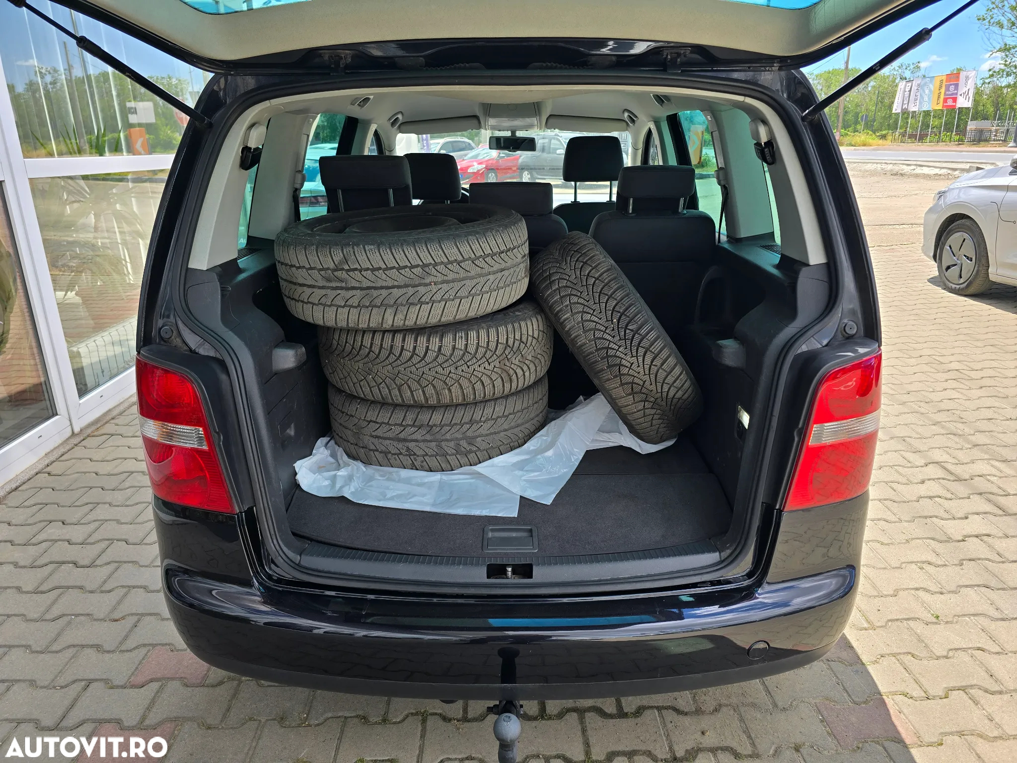Volkswagen Touran 2.0 TDI DPF DSG Comfortline - 13