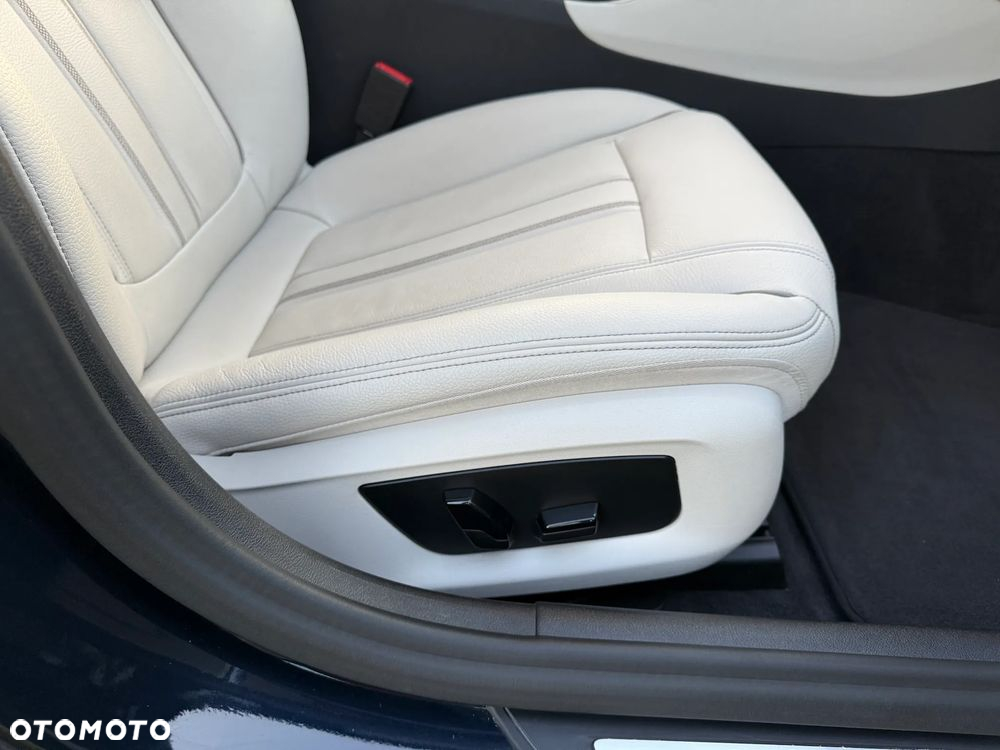 BMW Seria 5 520d Luxury Line - 13