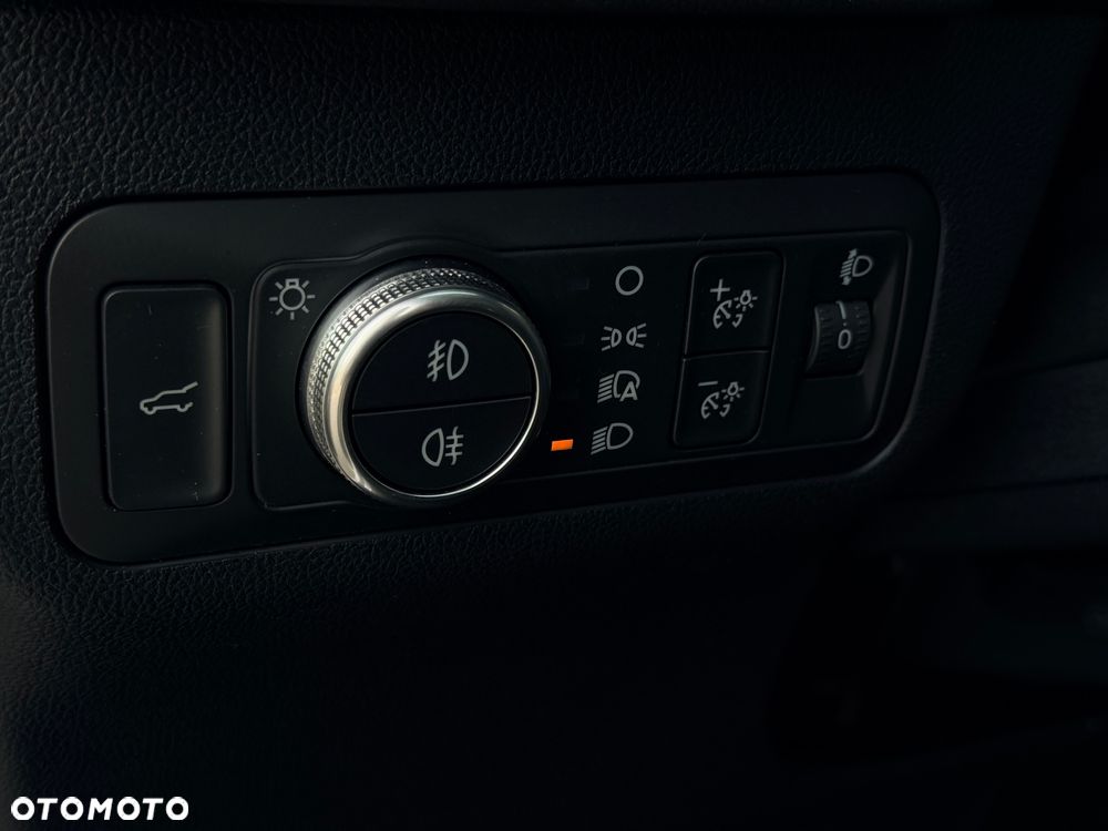 Ford Kuga 2.0 EcoBlue Hybrid ST-LINE - 19