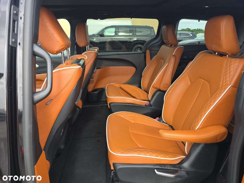 Chrysler Pacifica - 19