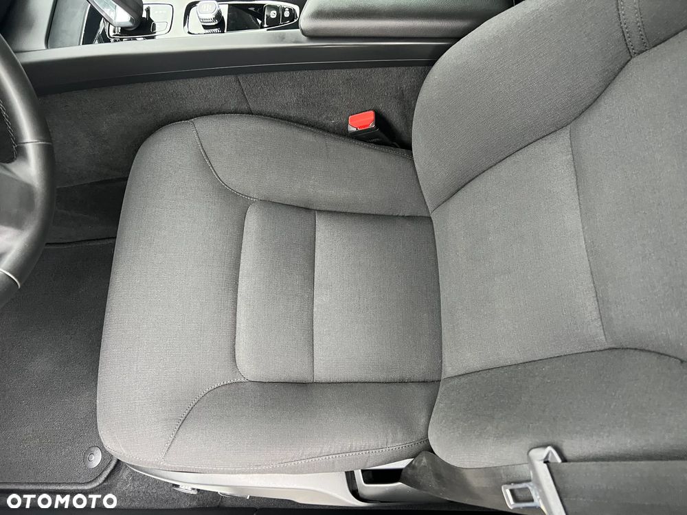 Volvo V60 B4 D Geartronic Momentum Pro - 24
