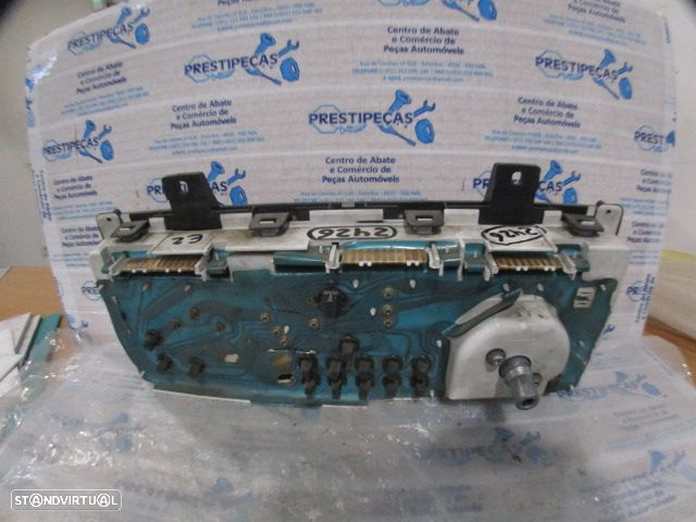 Quadrante Qua2426 RENAULT CLIO 1991 1.1 50CV 3P BRANCO KM/H 326899 Vidro Partido - 3