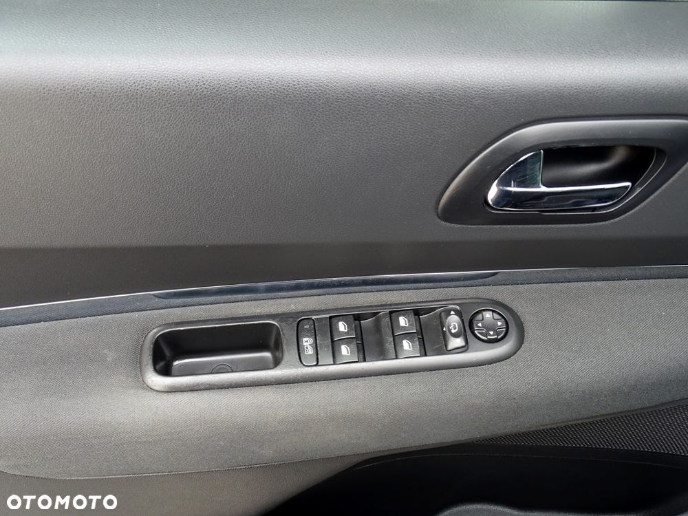Peugeot 5008 2.0 HDi Family 7os - 9
