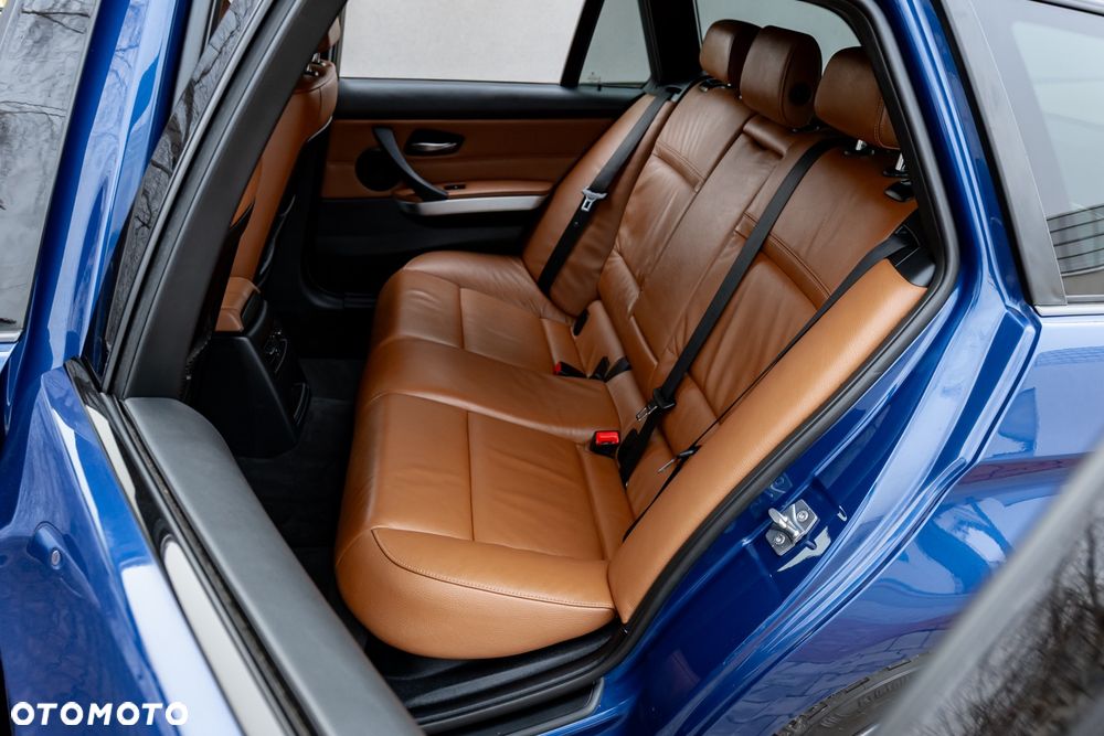 BMW Seria 3 320d DPF Edition Sport - 21